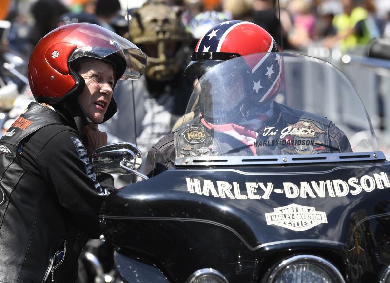 Sto tisíc fanoušků Harley-Davidson. Oslavy v Praze začínají.