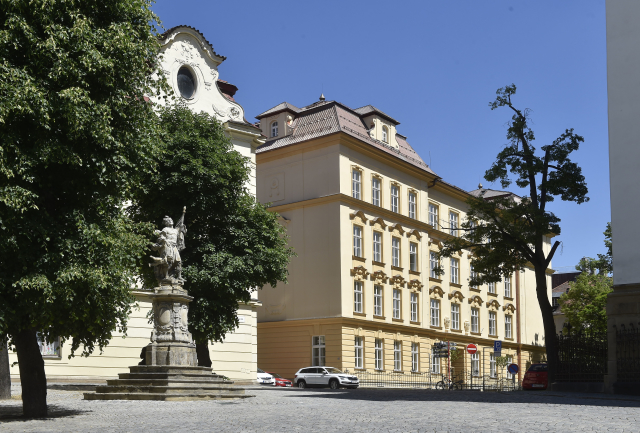 Budova Filozofické fakulty Univerzity Palackého. 