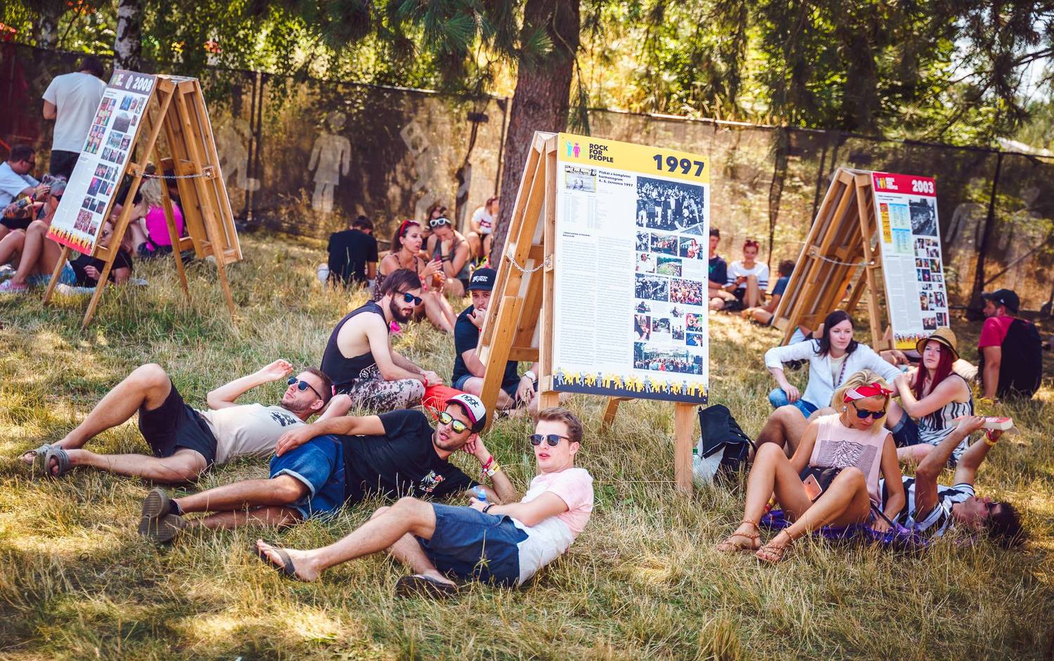 Návštěvníky festivalu trápí vysoké teploty.