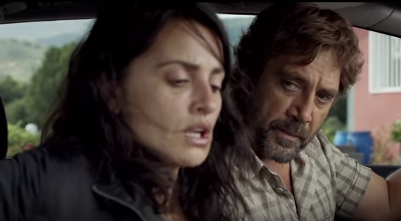 Z psychologického drama Všichni to vědí s Javierem Bardemem a Penélope Cruz. 