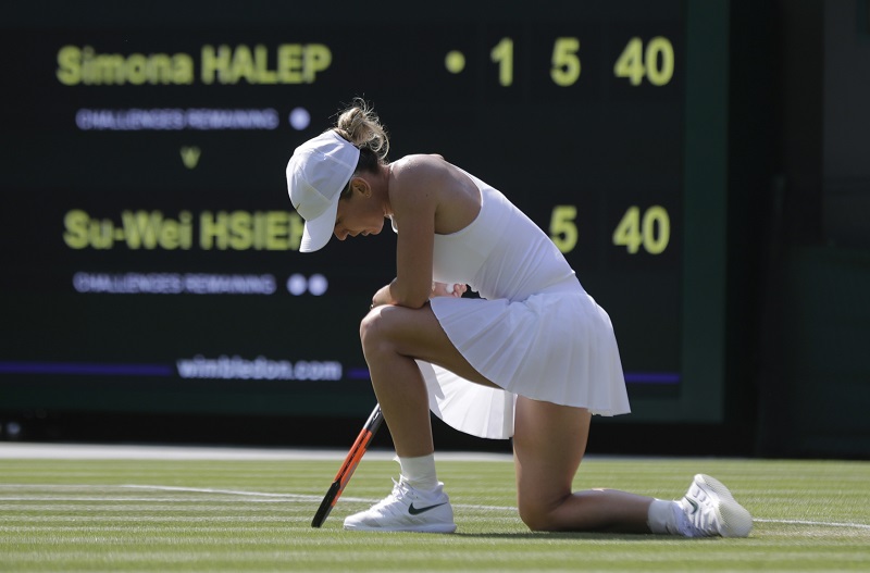 Simona Halepová po svém konci na Wimbledonu. Simona Halepová po svém konci na Wimbledonu.