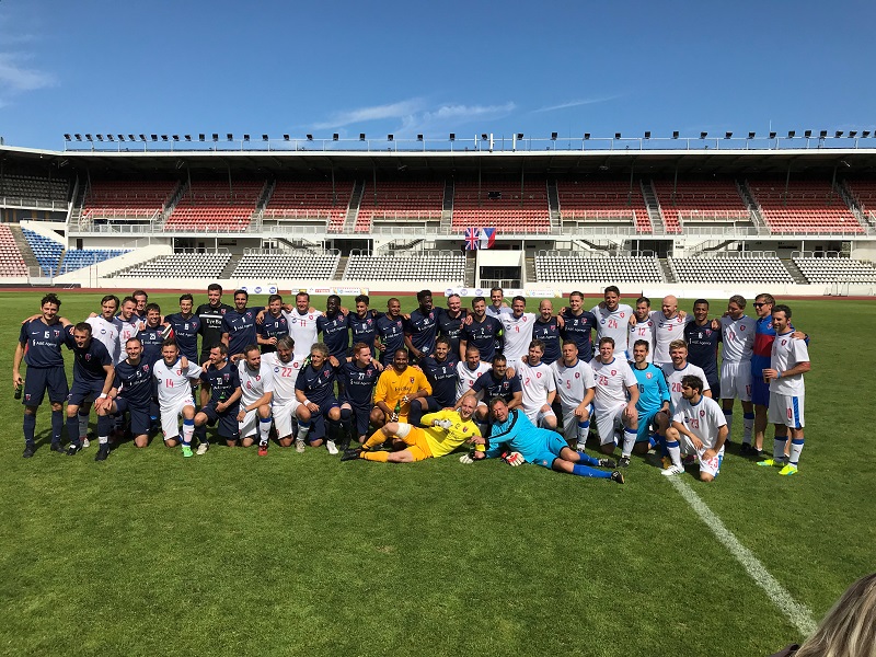 Společná fotka při finále MS ve fotbale lékařů. Společná fotka při finále MS ve fotbale lékařů.
