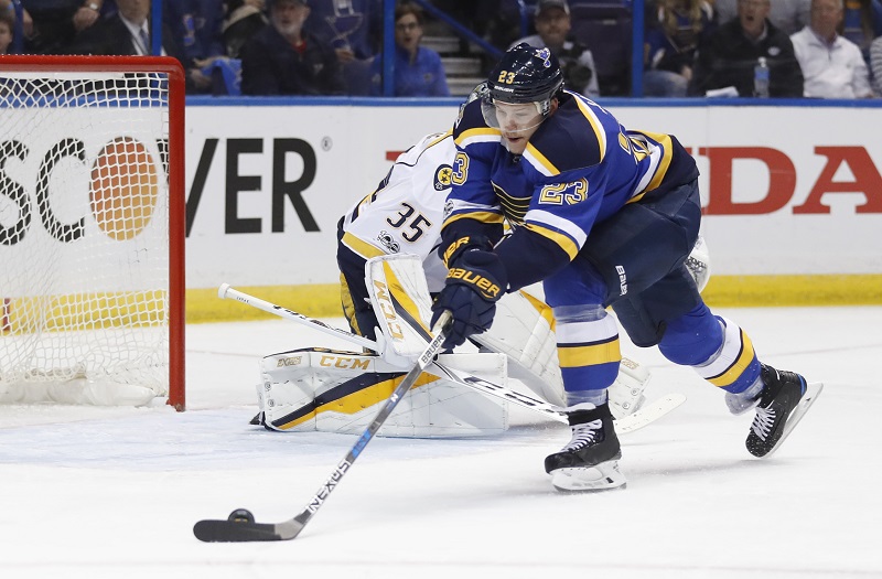 Český útočník Dmitrij Jaškin v dresu St. Louis. Český útočník Dmitrij Jaškin v dresu St. Louis.