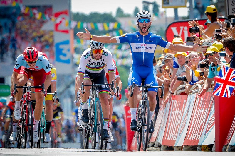 Německý cyklista Marcel Kittel se po úpravě výsledků poslední etapy propadl ze čtvrtého na 138. místo. Německý cyklista Marcel Kittel se po úpravě výsledků poslední etapy propadl ze čtvrtého na 138. místo.