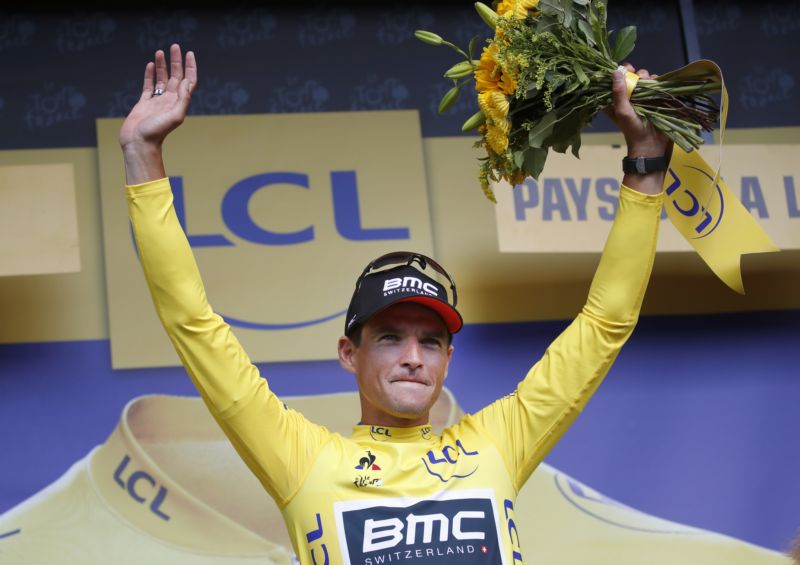 Tour má nového lídra, po časovce vede Van Avermaet. Tour má nového lídra, po časovce vede Van Avermaet.