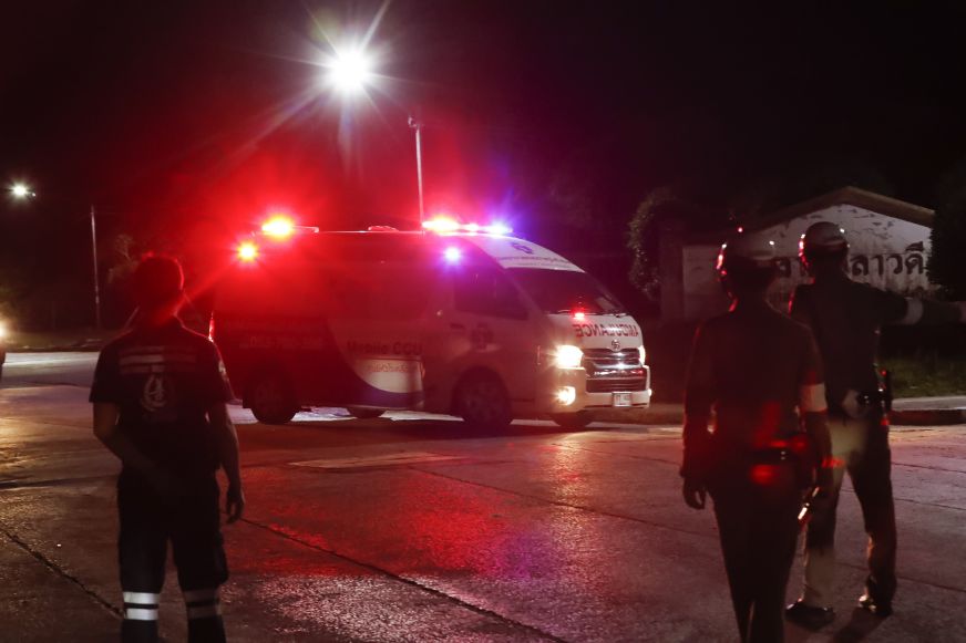 Převoz jednoho ze zachráněných chlapců. Převoz jednoho ze zachráněných chlapců.