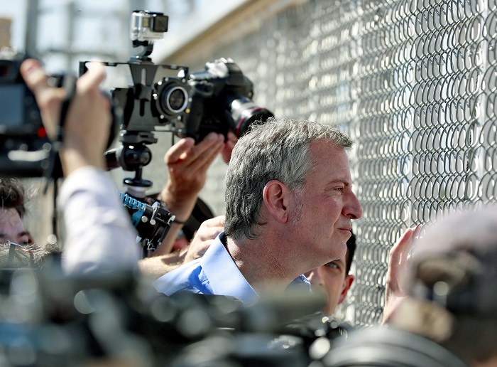 Bill de Blasio u hranice USA a Mexika.