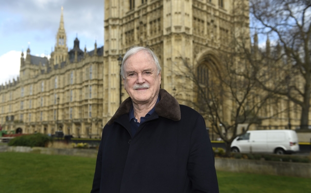 Britský komik, scenárista a producent John Cleese.