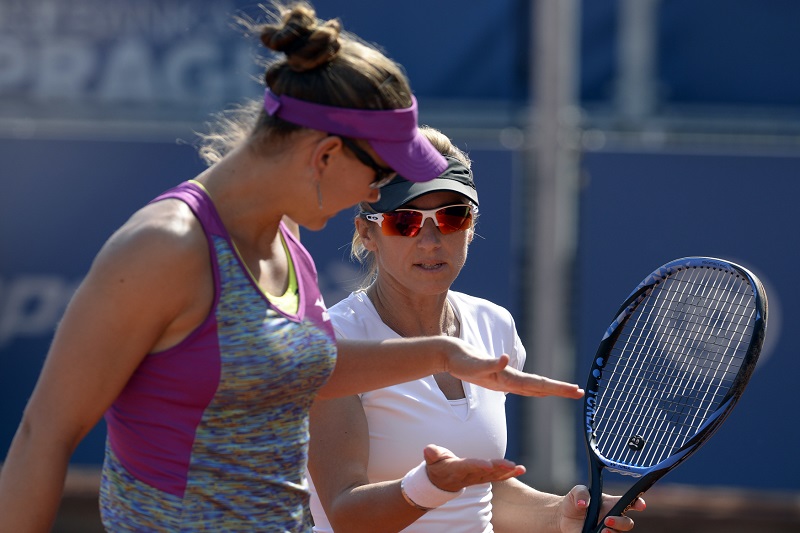 Květa Peschkeová a Američanka Nicole Melicharová postoupily do semifinále Wimbledonu.