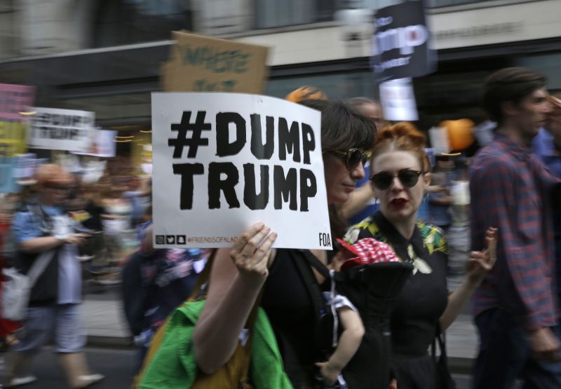 Protesty proti Donaldu Trumpovi v Londýně.