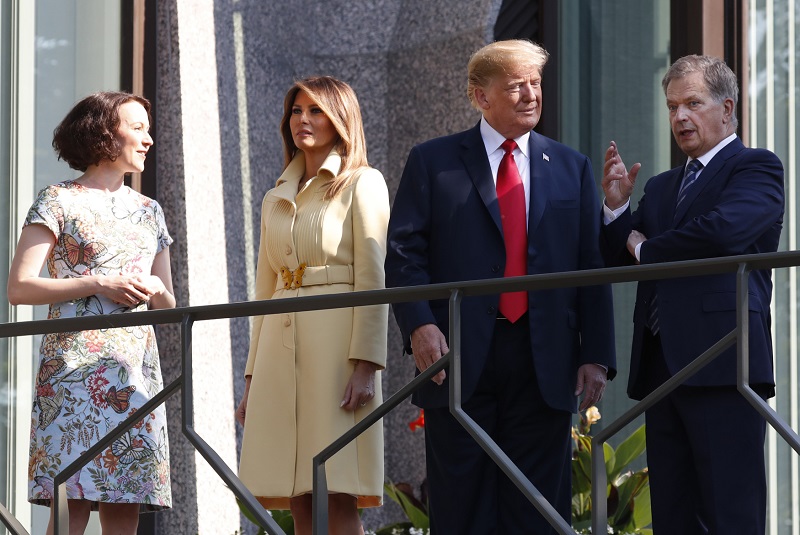 Donald Trump dorazil do Helsinek, kde ho čeká setkání s ruským prezidentem Vladimirem Putinem.