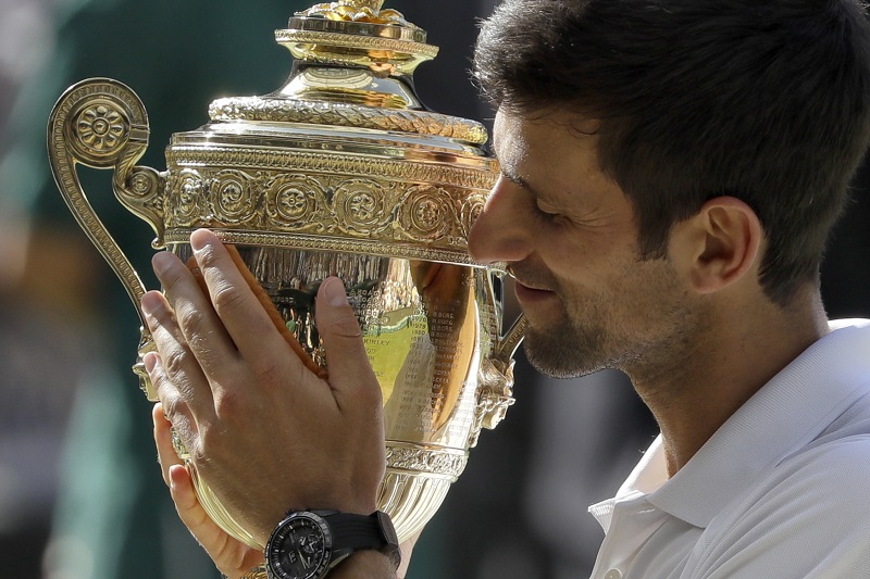 Srbský tenista Novak Djokovič ovládl prestižní Wimbledon.