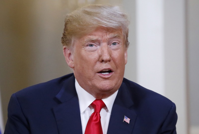 Americký prezident Donald Trump vyjednává s Vladimirem Putinem.