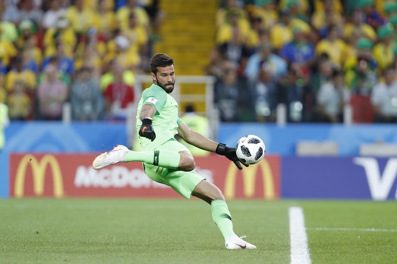 Gólman Alisson podle zahraničních médií přestoupí do Liverpoolu.