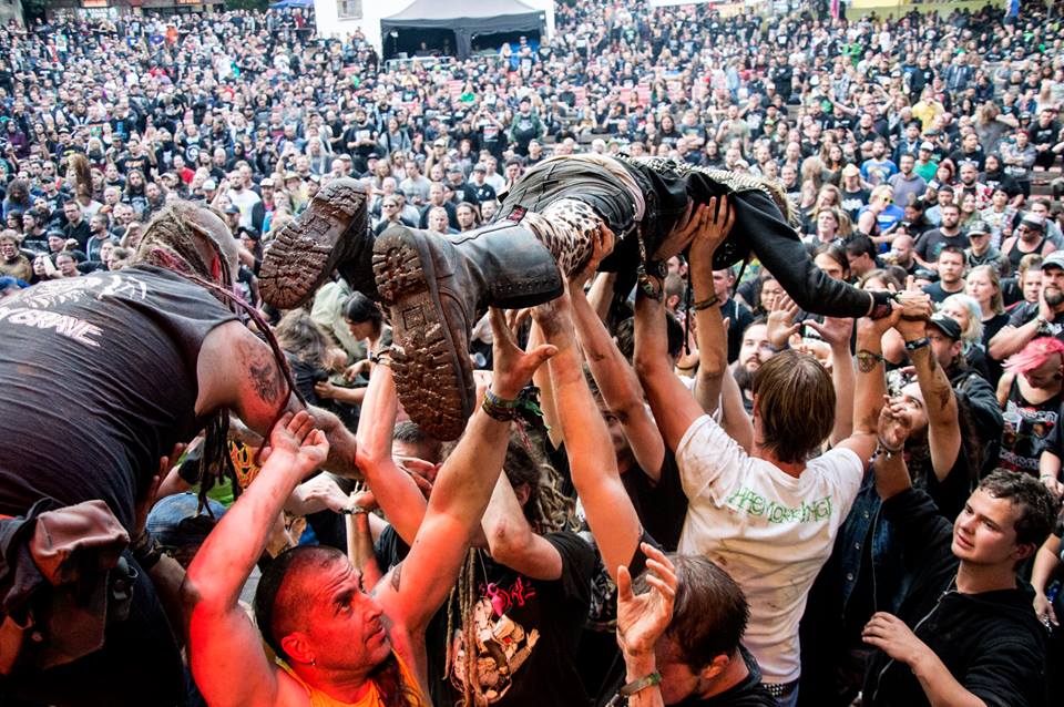 Hudební festival Obscene Extreme.