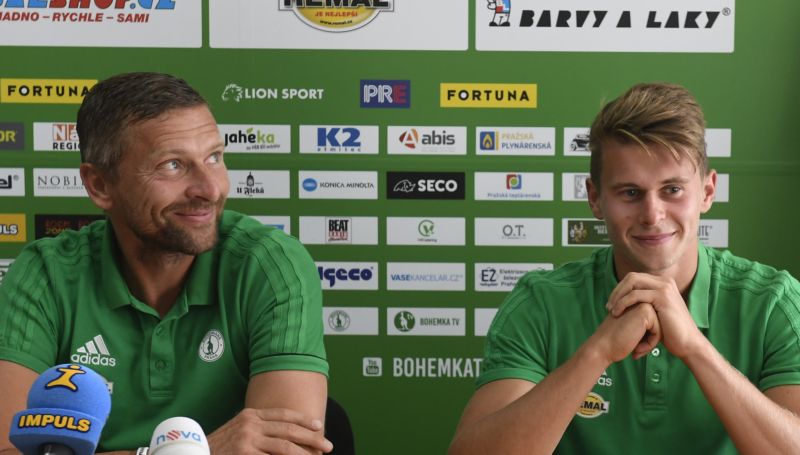 Martin Hašek (vlevo) a Filip Hašek na tiskovce. Martin Hašek (vlevo) a Filip Hašek na tiskovce.