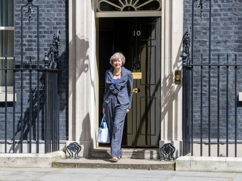 Theresa Mayová v sídle britských premiéru na adrese Downing Street 10.