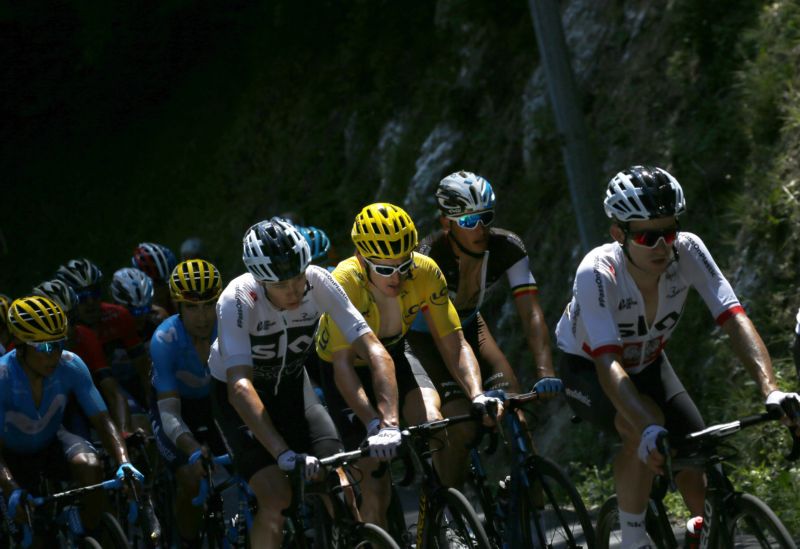 Vedoucí závodník poprvé vyhrál na Alpe d'Huez. Ve žlutém trikotu nadále pojede Geraint Thomas. Vedoucí závodník poprvé vyhrál na Alpe d'Huez. Ve žlutém trikotu nadále pojede Geraint Thomas.