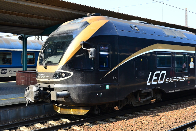 Vlak Leo Express.