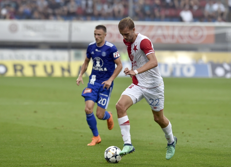 Slavia vstoupila do sezóny vysokou výhrou v Olomouci.