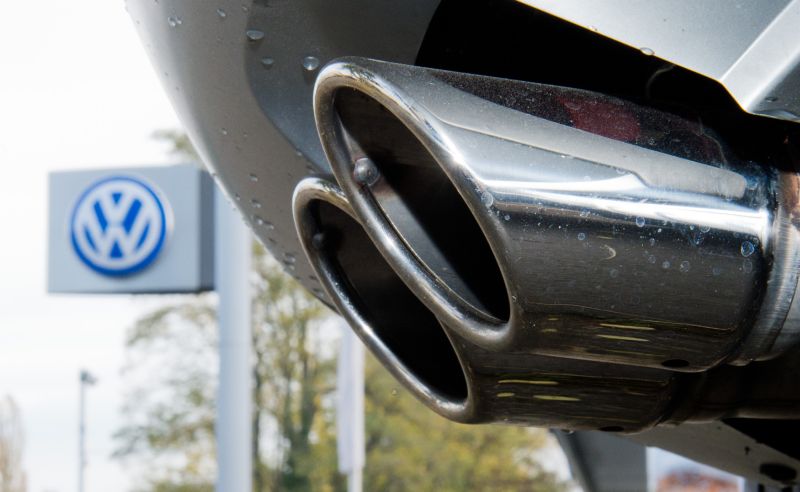 Výfuk automobilu.