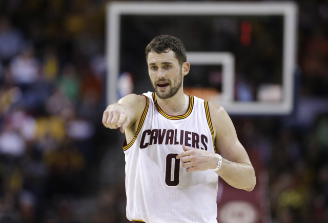 Kevin Love (na snímku) zůstává v Clevelandu.