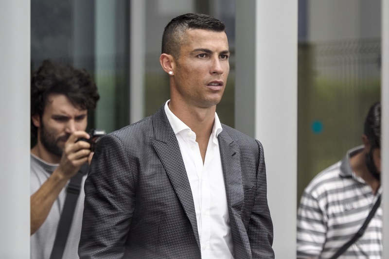 Christiano Ronaldo během zdravotní prohlídky v Juventusu. Christiano Ronaldo během zdravotní prohlídky v Juventusu.