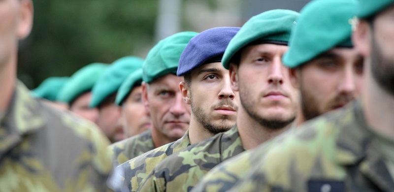 Česká armáda by se podle plánu měla nadále rozšiřovat.