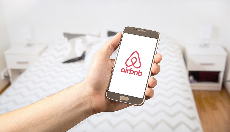 Finanční správa si posvítí na Airbnb.