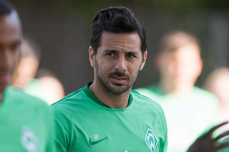 Útočník Claudio Pizarro se vrací do Wenderu Brémy.