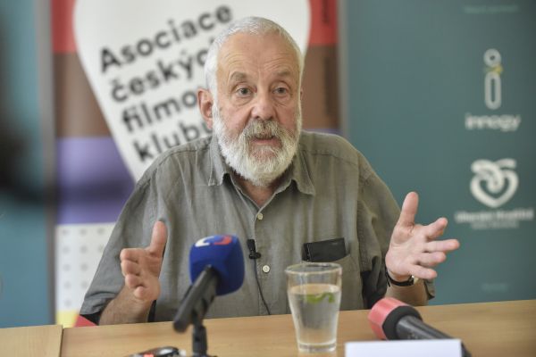 Britský režisér Mike Leigh.