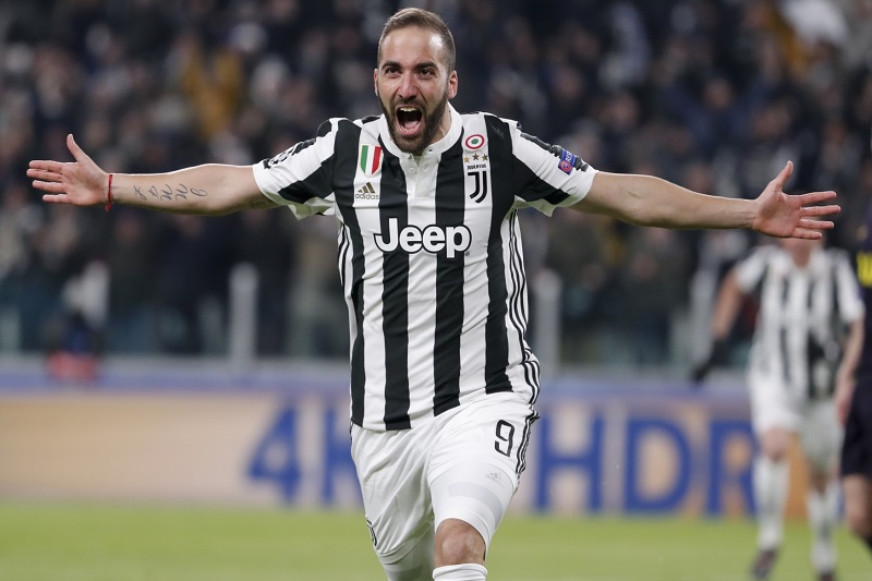 Argentinský forvard Gonzalo Higuaín by měl podle italských médií odejít z Juventusu do milánského AC.