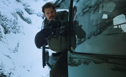 Henry Cavill si zahrál drsného agenta CIA.