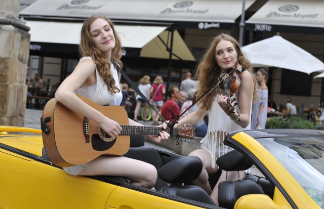 TBee Girls na Festivalu hudby Brno. TBee Girls na Festivalu hudby Brno.