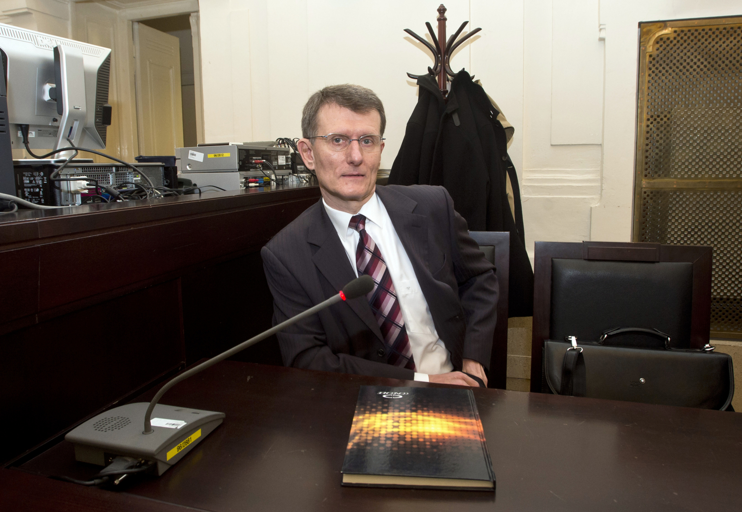  Seyček v síni Městského soudu v Praze (2014).