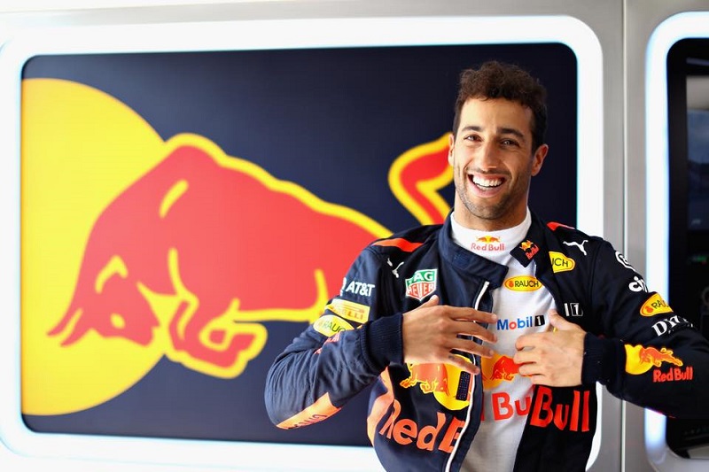Daniel Ricciardo bude příští sezonu závodit za Renault.