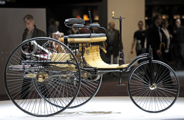 Automobil německého vynálezce Carla Benze z roku 1886.
