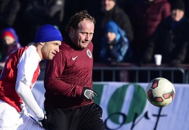 Zelenka obléká dres Sparty i po konci kariéry, účastní se silvestrovských derby.