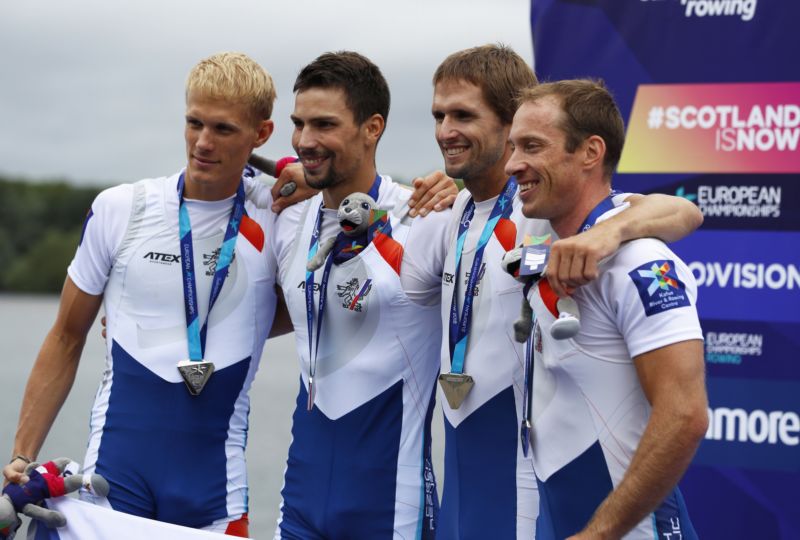 Párová čtyřka lehkých vah získala v neolympijské disciplíně stříbro.