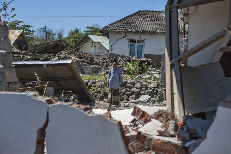 Kayangan po zemětřesení, ostrov Lombok.