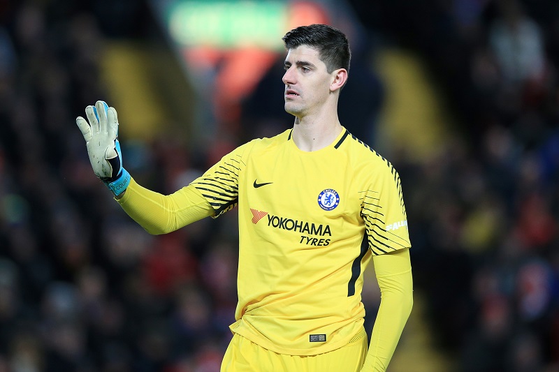 Přestup Thibauta Courtoise do Realu Madrid je podle anglických médií na spadnutí.