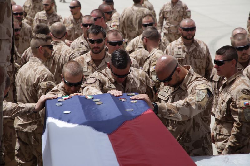 Základna Bagrám, 8. srpna 2018. Rozloučení s českými vojáky padlými při misi v Afghánistánu.