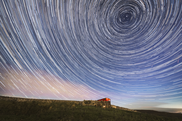 Perseidy, meteorický roj.