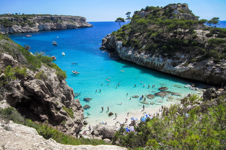 Mezi TOP 3 destinace patří Turecká riviéra, Mallorca (na snímku) a Burgas.