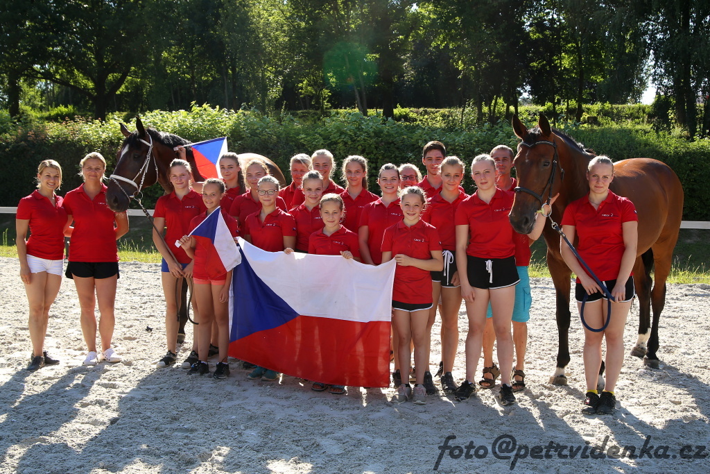 Družstvo ve složení Barbora Kyselá, Kristýna Kyselá, Michaela Milatová, Veronika Cábová, Adéla Kotolová a Klára Kyselá na Aladinovi s lonžérem Ondřejem Svobodou vyjelo sedmé místo. 