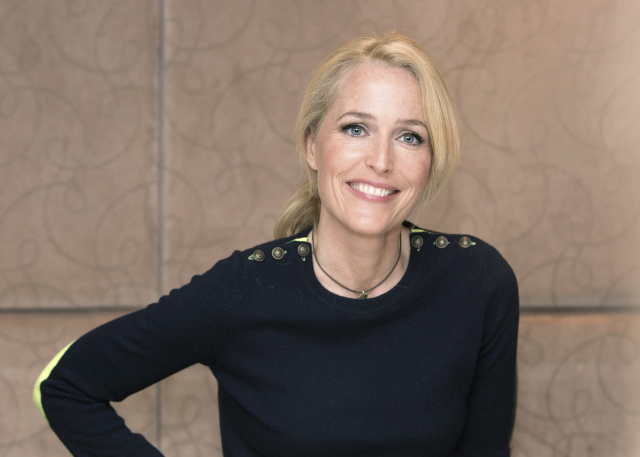 Představitelka agentky Scullyové, Gillian Andersonová, slaví padesátiny.
