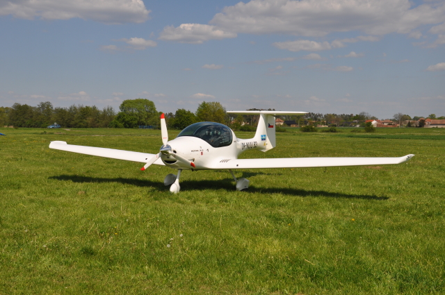 Ultralehký letoun Atec 122 Zephyr. (Ilustrační foto).