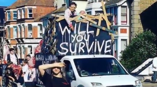 Snímek z průvodu na Margate Carnival.
