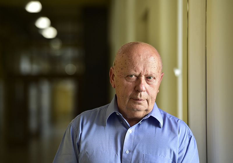 Profesora Libor Červený z Fakulty chemické technologie z Vysoké školy chemicko-technologické v Praze (VŠCHT).