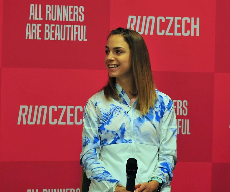 Závodní chodkyně Anežka Drahotová.